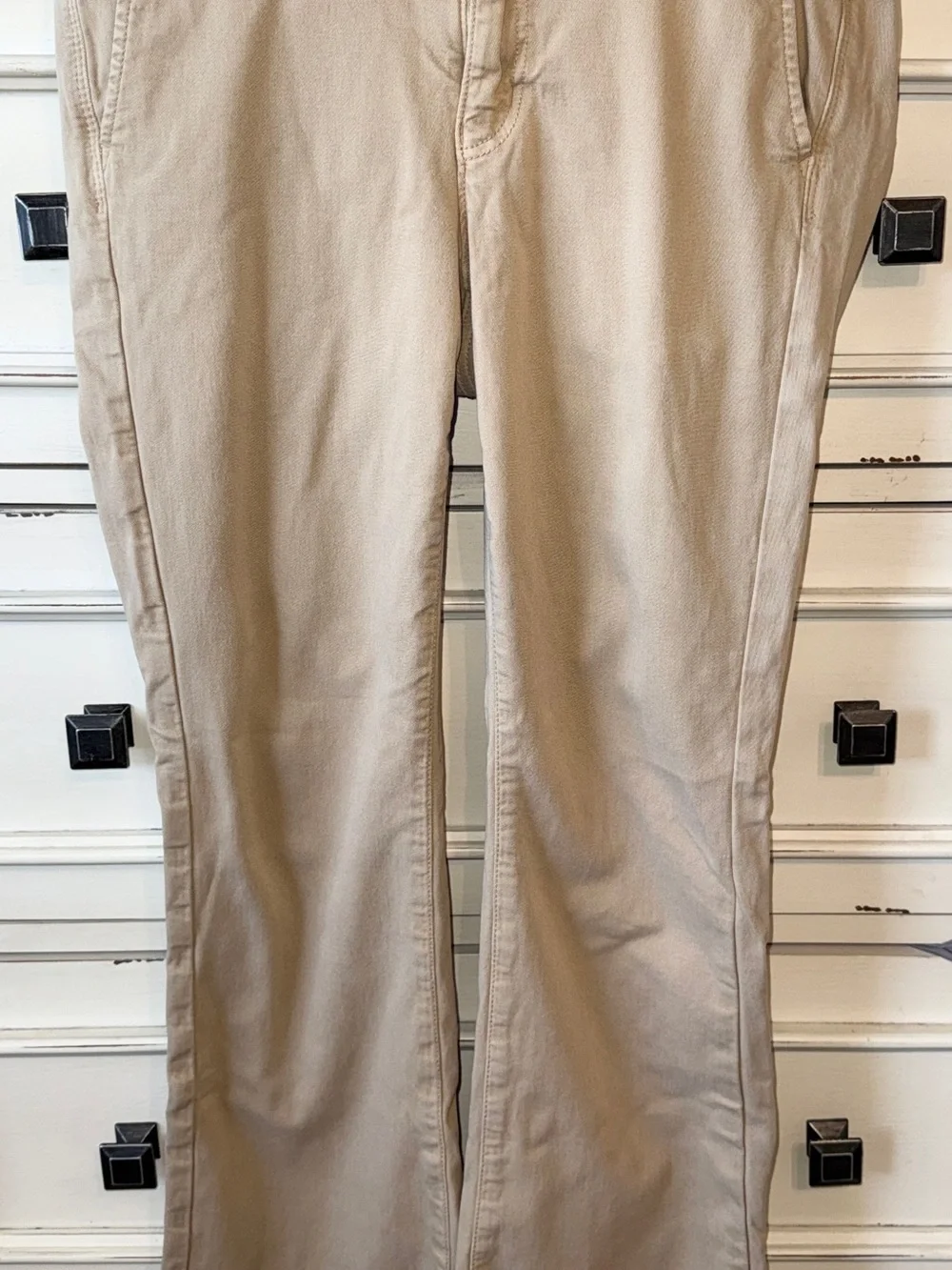 AE Women’s Stretch Kick Bootcut Pants in Khaki Size 10 Short